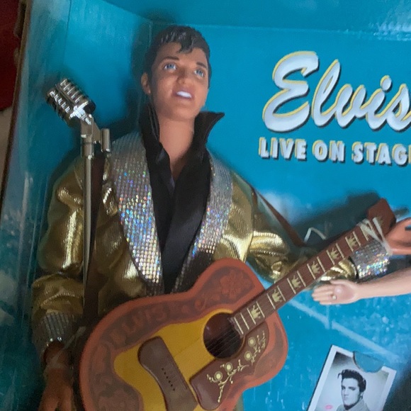 Barbie Loves Elvis released 1997 - Picture 5 of 13